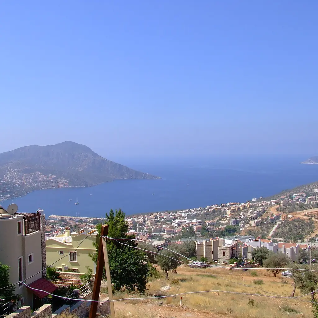 Kalkan kasabası ve koy manzarası